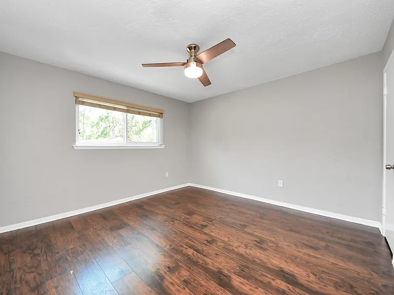 25603 Pine Acres Cir — Photo 16