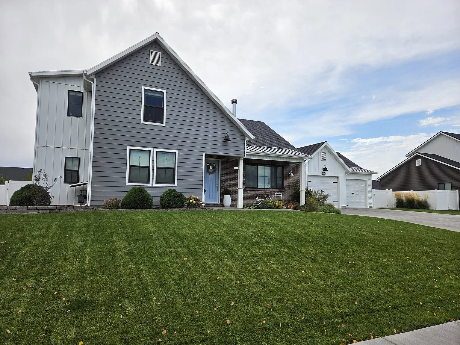 4 bed, 2.5 bath, 3959 sqft, $2,500 — Photo 3