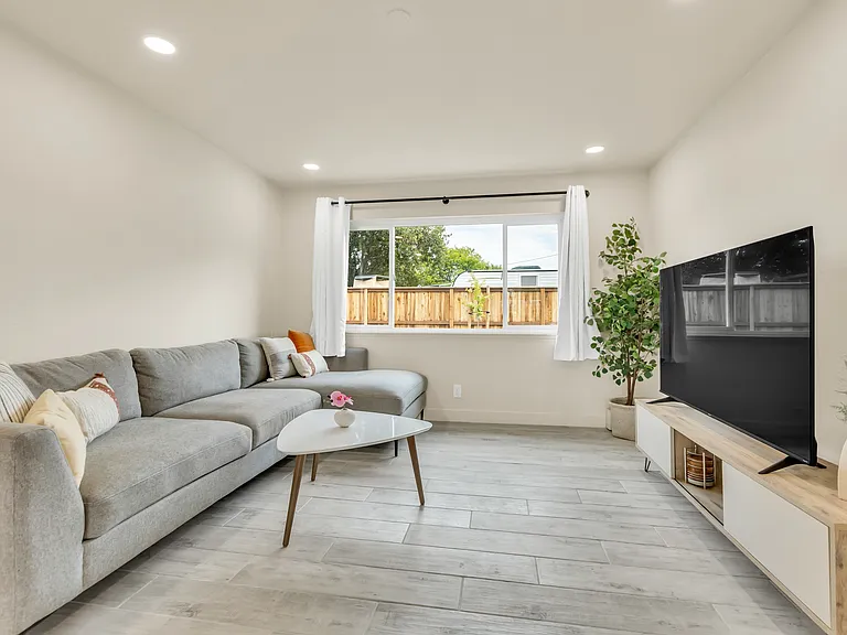8148 Addie Ave — Photo 14