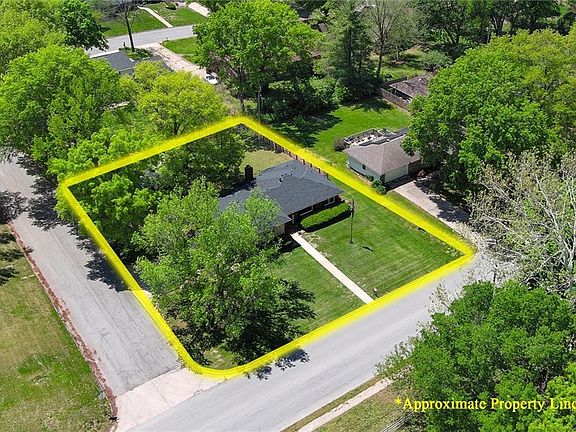 4th image of 1303 Vilas St