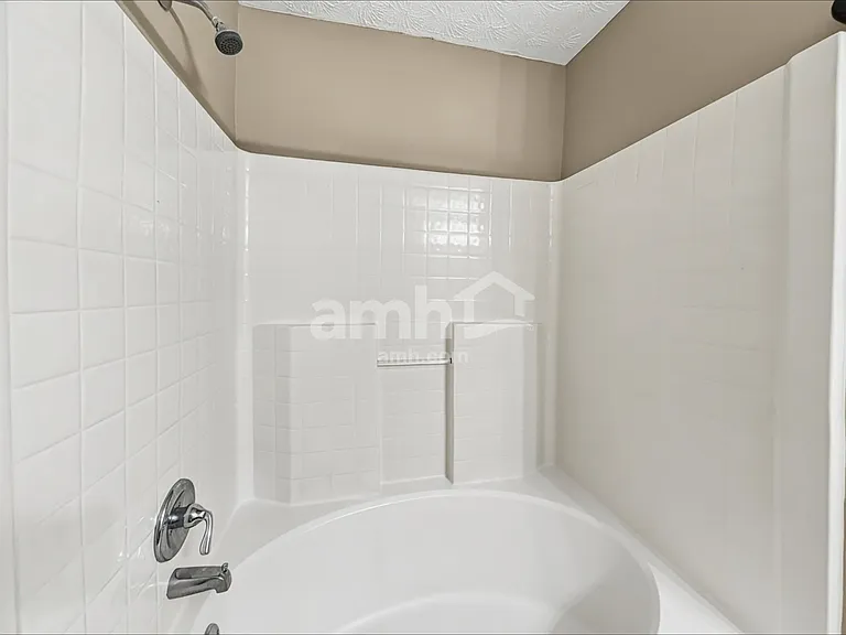 451 Bellingham Dr — Photo 11
