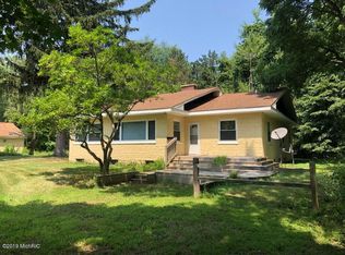 65098 16th Ave, South Haven, MI 49090