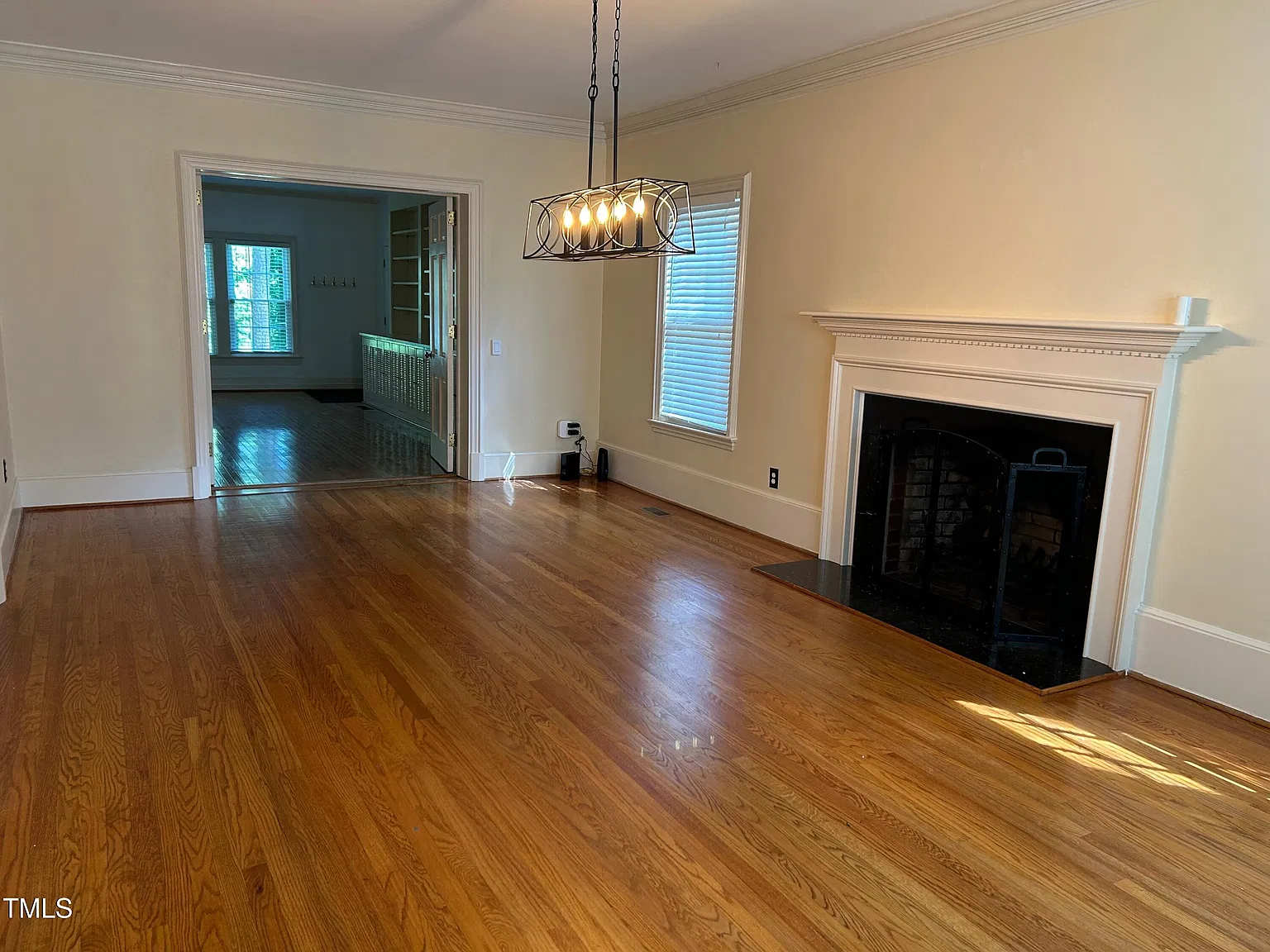 3 bed, 2.5 bath, $1,995 — Photo 3