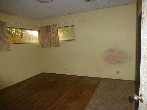 4th image of 370 Vipond Dr