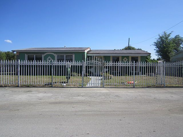 1st image of 1400 NW 188th Ter