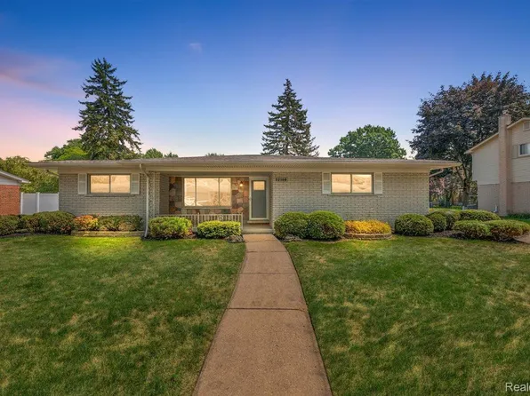 32108 Wellston Dr, Warren, MI 48093
