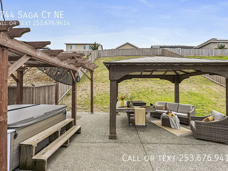 2744 Saga Ct NE — Photo 36
