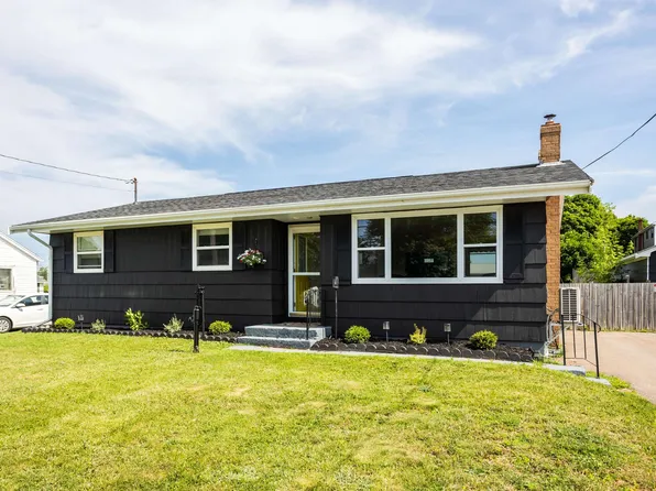 6 Spring Ln, Charlottetown, PE C1A 5Z7