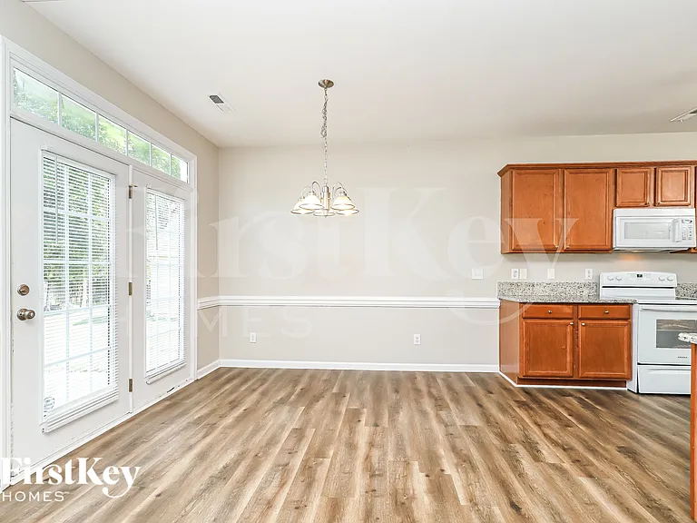 705 Hawthorn Ridge Dr — Photo 7