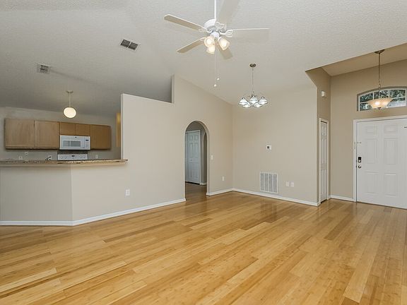 3rd image of 6205 Venezia Pl