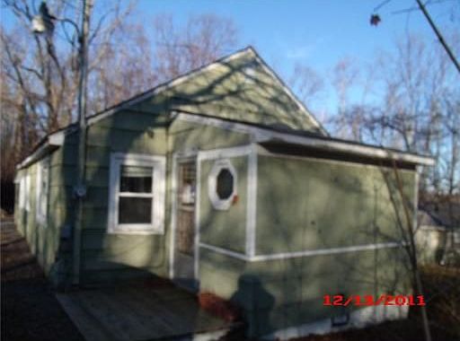 2nd image of 30 Laurel Trl