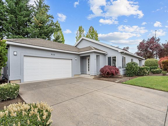 3rd image of 622 Fernwood Dr
