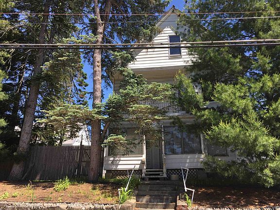 3rd image of 131-133 Tolles Street