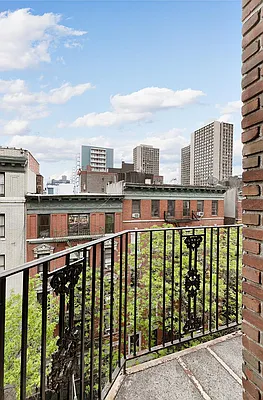 Sold by Reuveni LLC | media 16