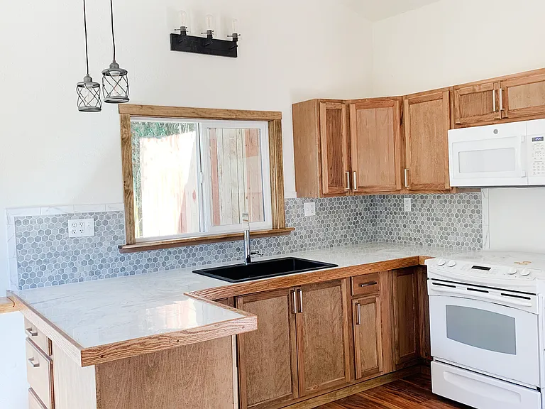 312 Grandview Rd — Photo 4