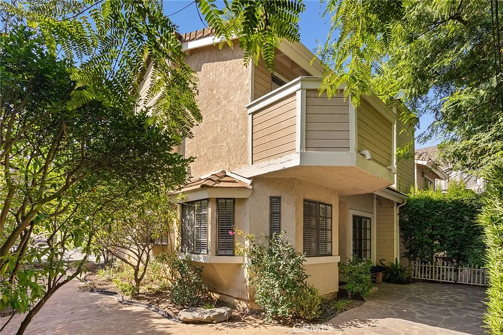 2 bed, 1183 sqft, $4,100 — Photo 2