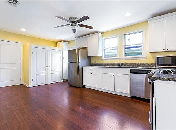 3rd image of 708 Avenue C
