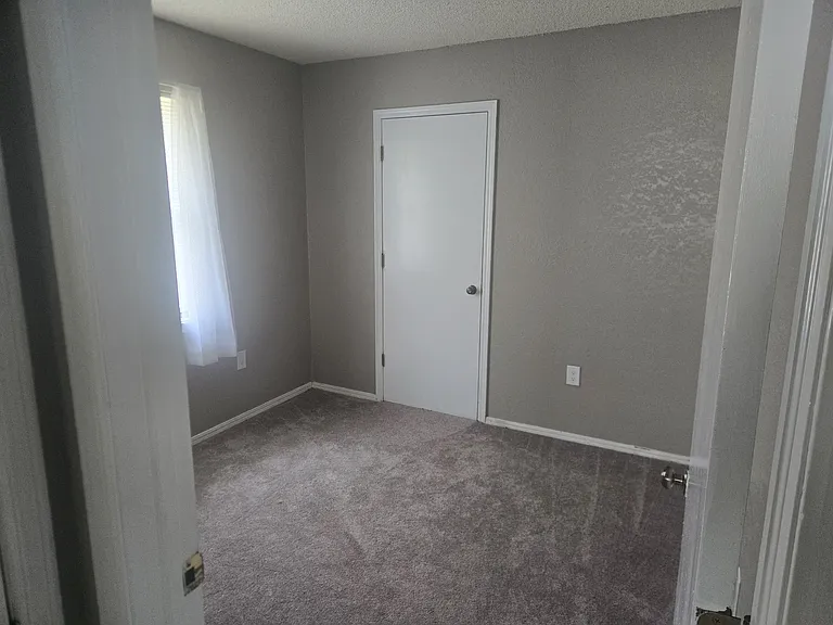 14205 NE 4th St — Photo 5