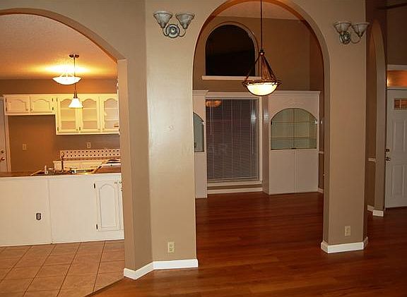 3rd image of 10141 Fox Chase Dr