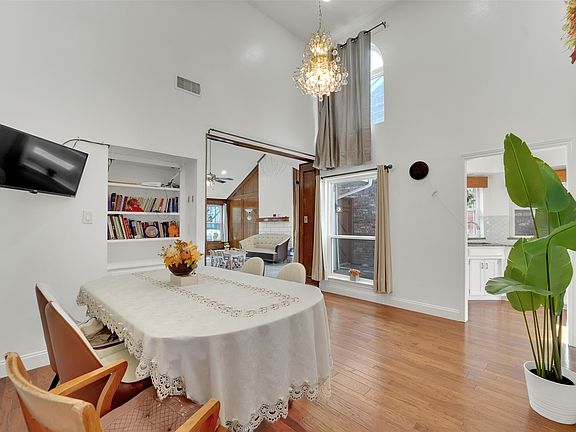 4th image of 3021 Waterfront Cir