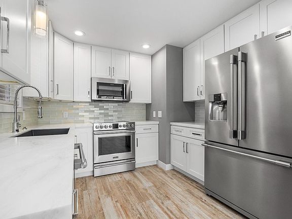 5th image of 22951 E Cliff Dr
