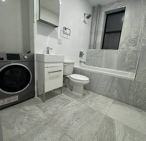 24 Rogers Ave #2G — Photo 1