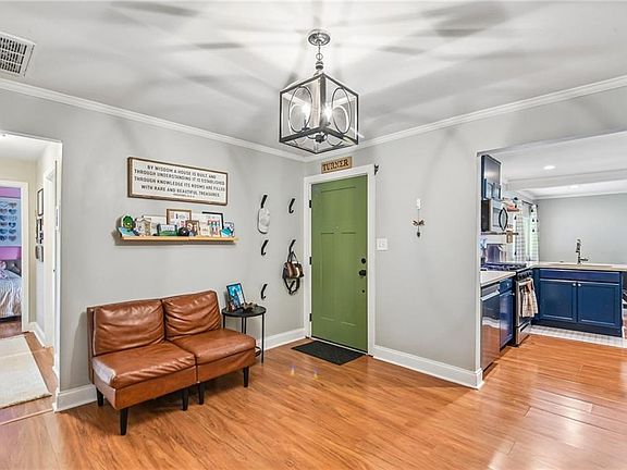 3rd image of 6411 Congress Dr