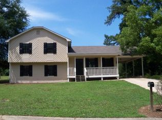 1300 Compton Woods Dr, Loganville, GA 30052