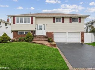 2599 Irene Ln, Seaford, NY 11783