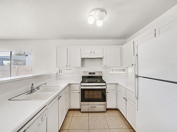 5th image of 5336 Silverheart Ave