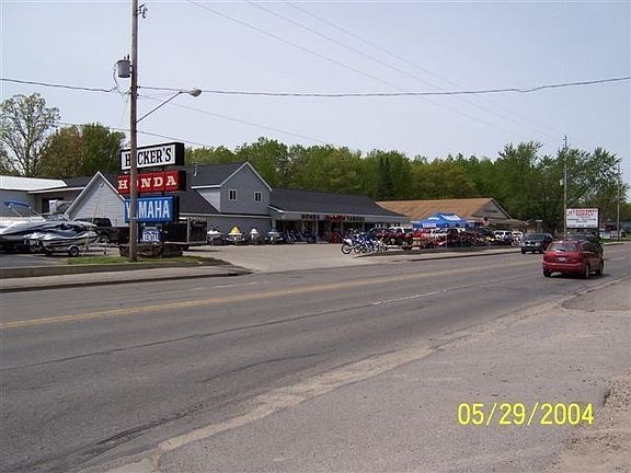 3rd image of 3901 W Houghton Lake Dr