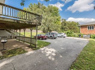 3805 80th St APT 4, Urbandale, IA 50322