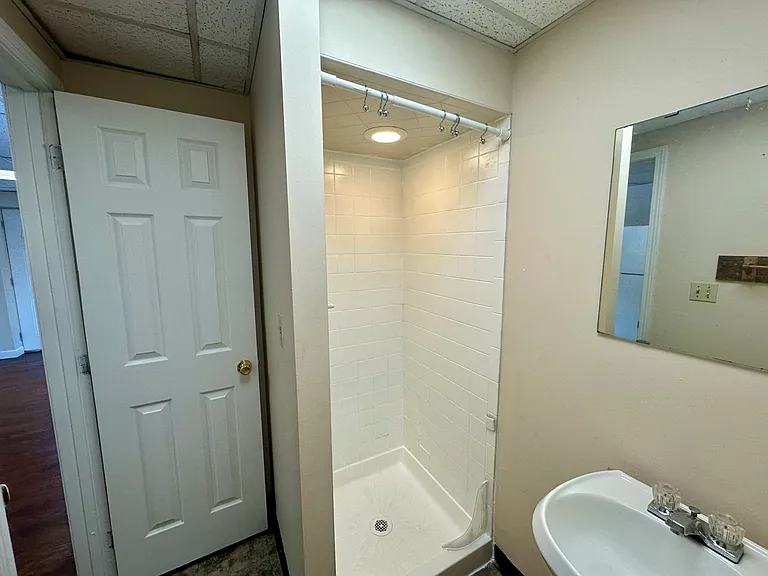 777 W Market St #C — Photo 5