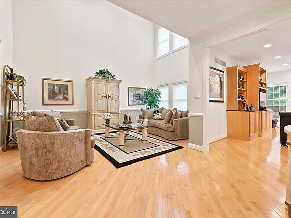 4th image of 199 Birkdale Dr
