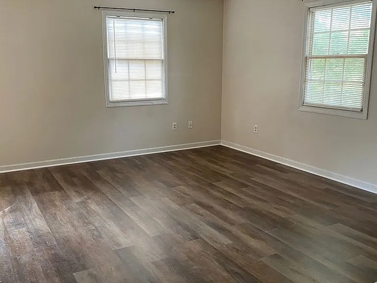 516 Maplewood Ave — Photo 6