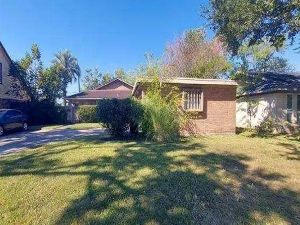 9610 Bob White Dr, Houston, TX 77096