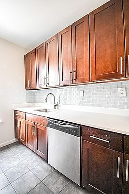 4th image of 512 W 134th St APT 42C