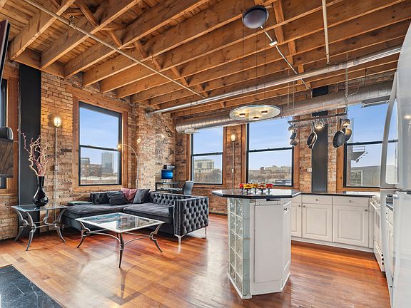 5th image of 525 N Halsted St Unit 400