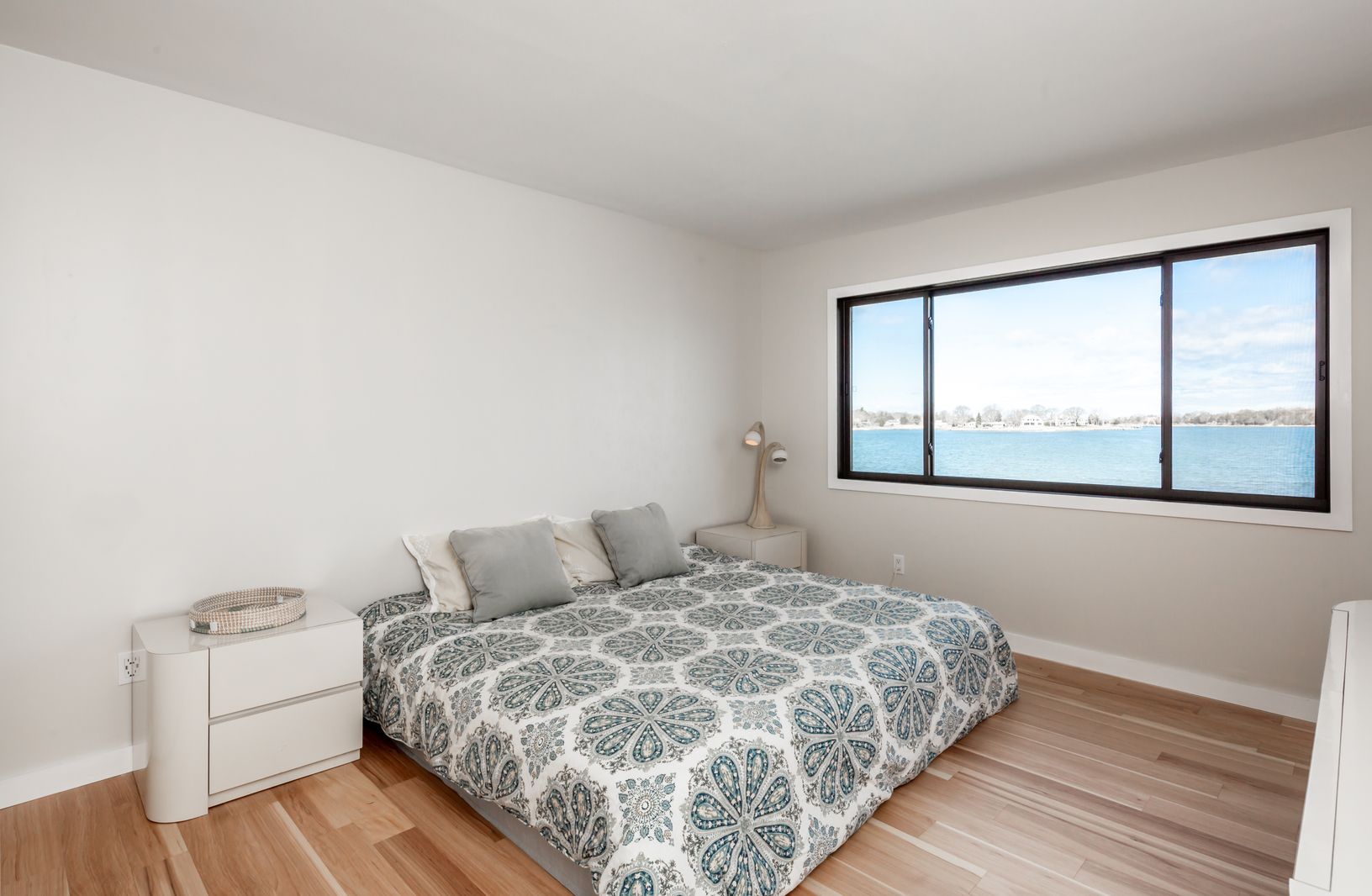  Master suite with direct views & balcony