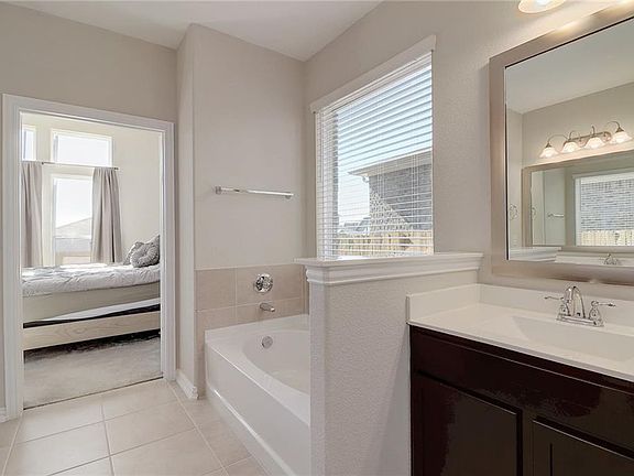 5th image of 6034 Gimignano Pl