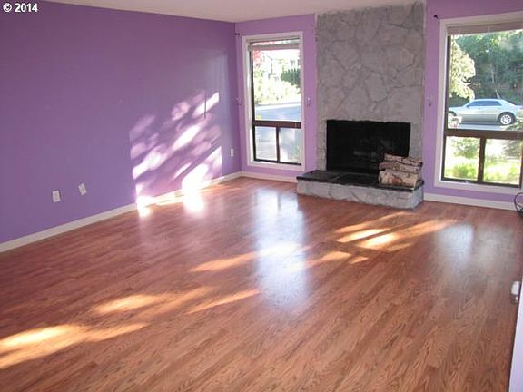 3rd image of 1015 SE Olympia Dr