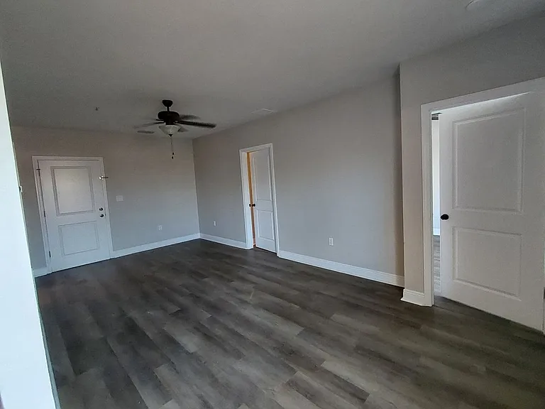 80 N Central Ave — Photo 3