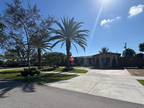 9300 SW 192nd Dr, Cutler Bay, FL 33157