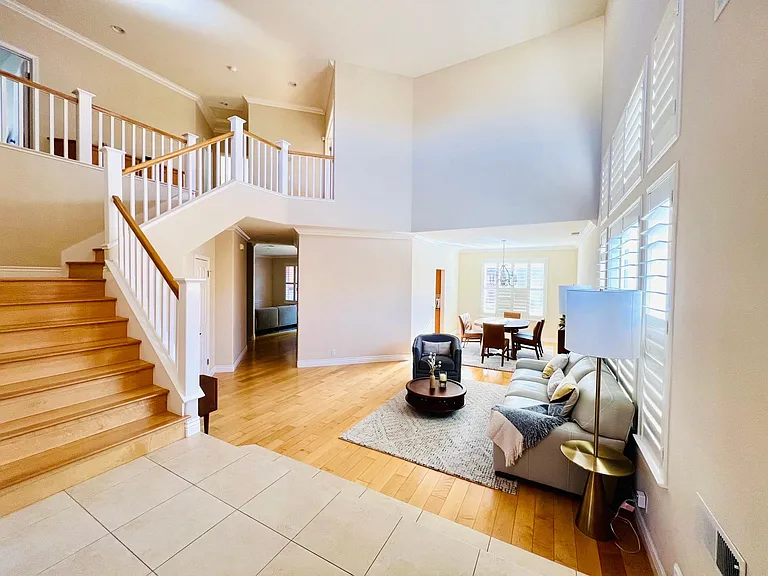 708 Jenny Ct — Photo 3