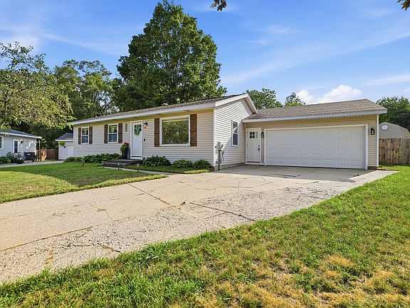 2nd image of 5951 Brookridge Ct SE
