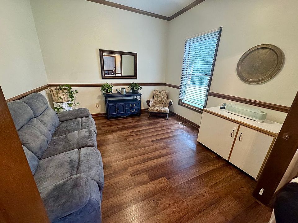 1st image of 1426 Falcon Dr