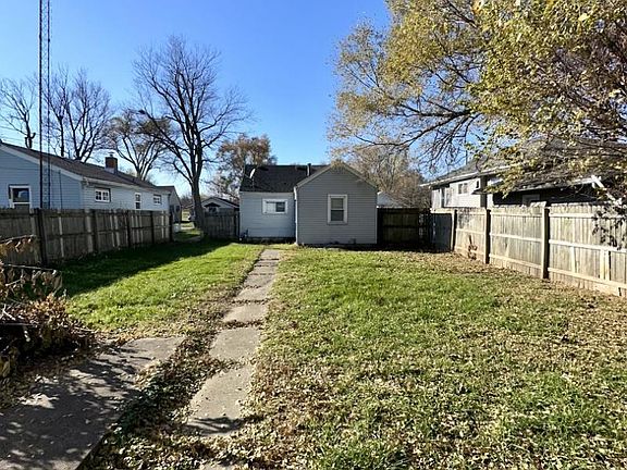 2nd image of 322 N Illinois Ave