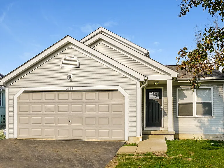 2146 Kingsglen Dr — Photo 1