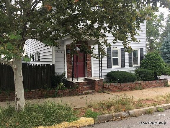 2nd image of 670 Wickenden St #1