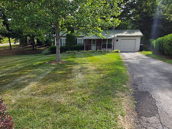 2nd image of 2228 Deerwood Rd